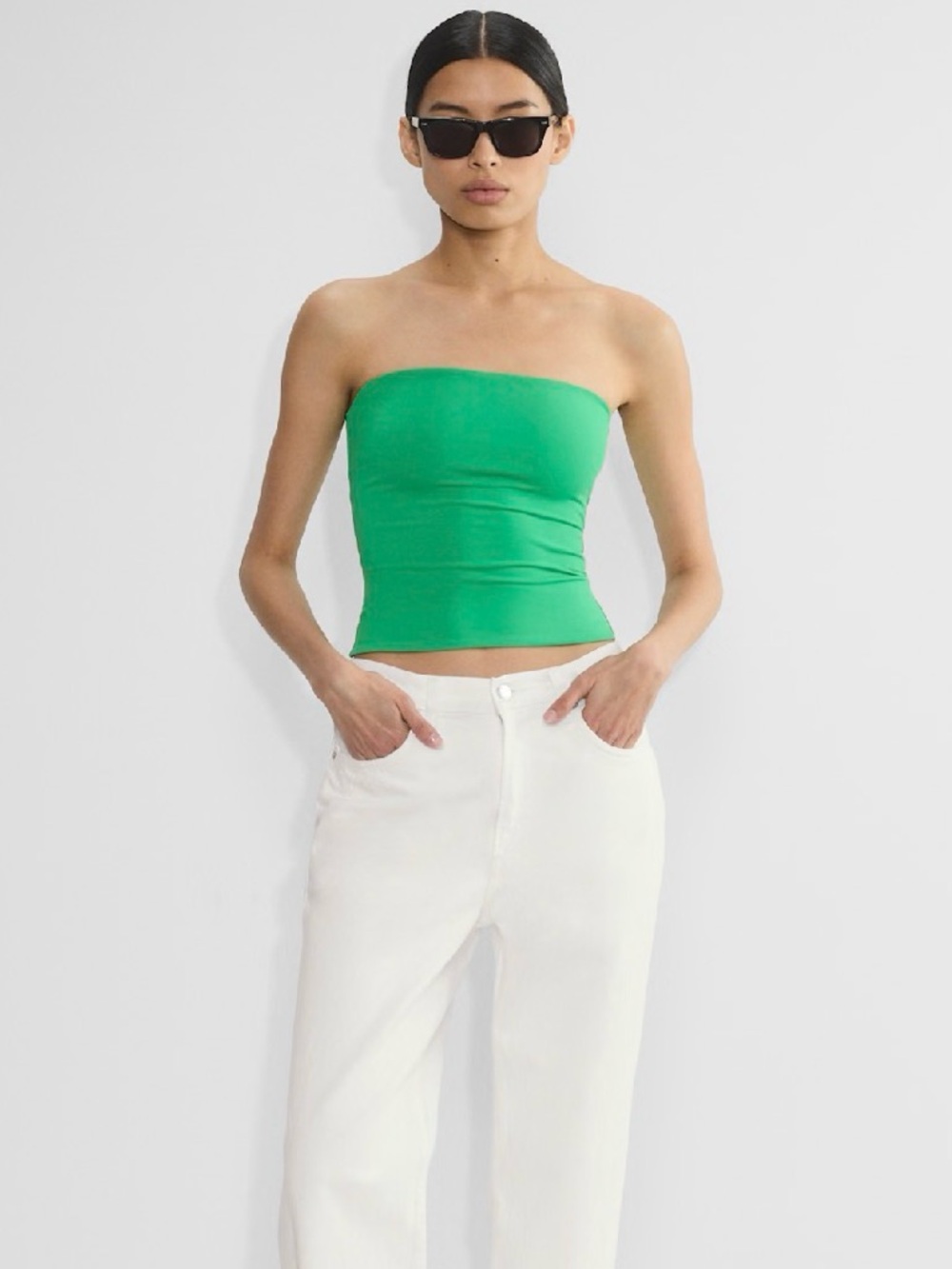 Original Contour Tube Top
Second-skin tube top from Aritzia